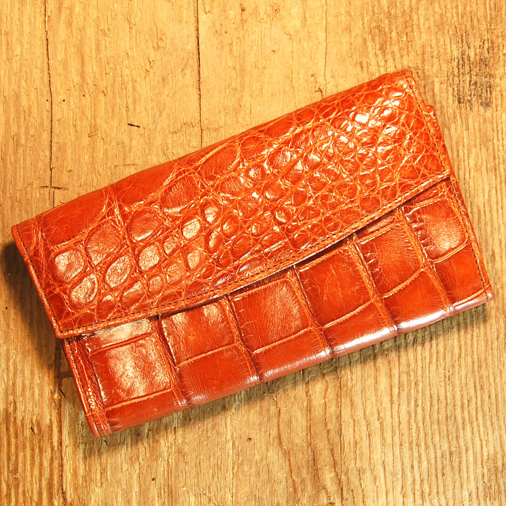 Dark's Leather Credit Card Clutch Wallet in Alligator Cognac